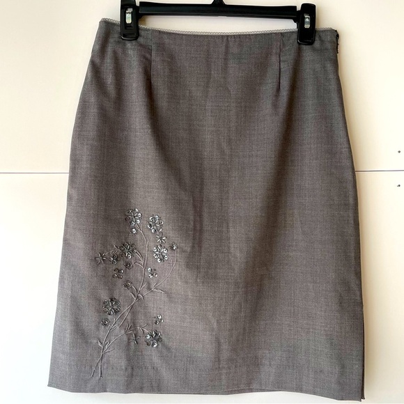 Old Navy Rhinestone Sequin Floral Embroidered Gray Stretch Pencil Mini Skirt, 8 - Picture 1 of 10